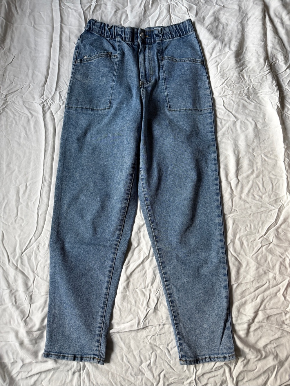 High-Waist Blue Jeggings with Elastic Waist and Front Patch Pockets